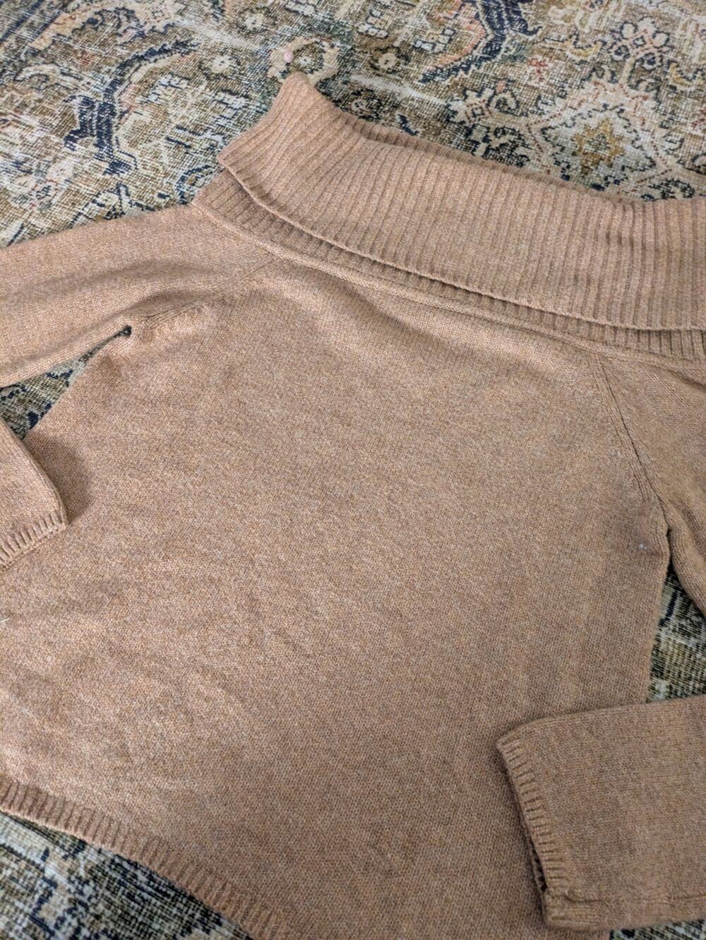 Old Navy SoSoft Off- the-Shoulder Knit Sweater - Tan / Camel M